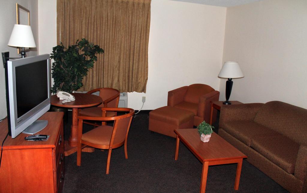 ממפיס Comfort Inn Airport מראה חיצוני תמונה