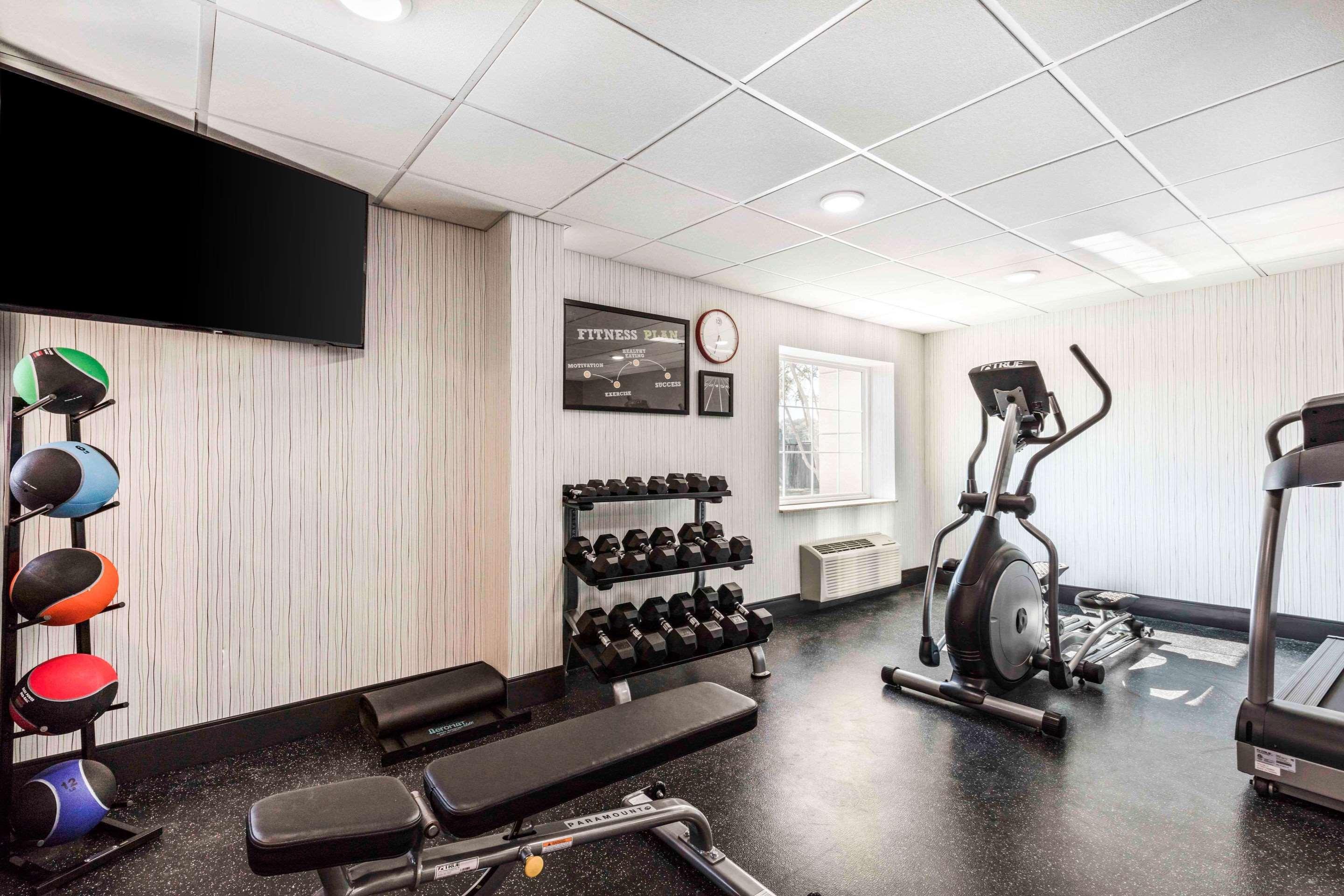 ממפיס Comfort Inn Airport מראה חיצוני תמונה
