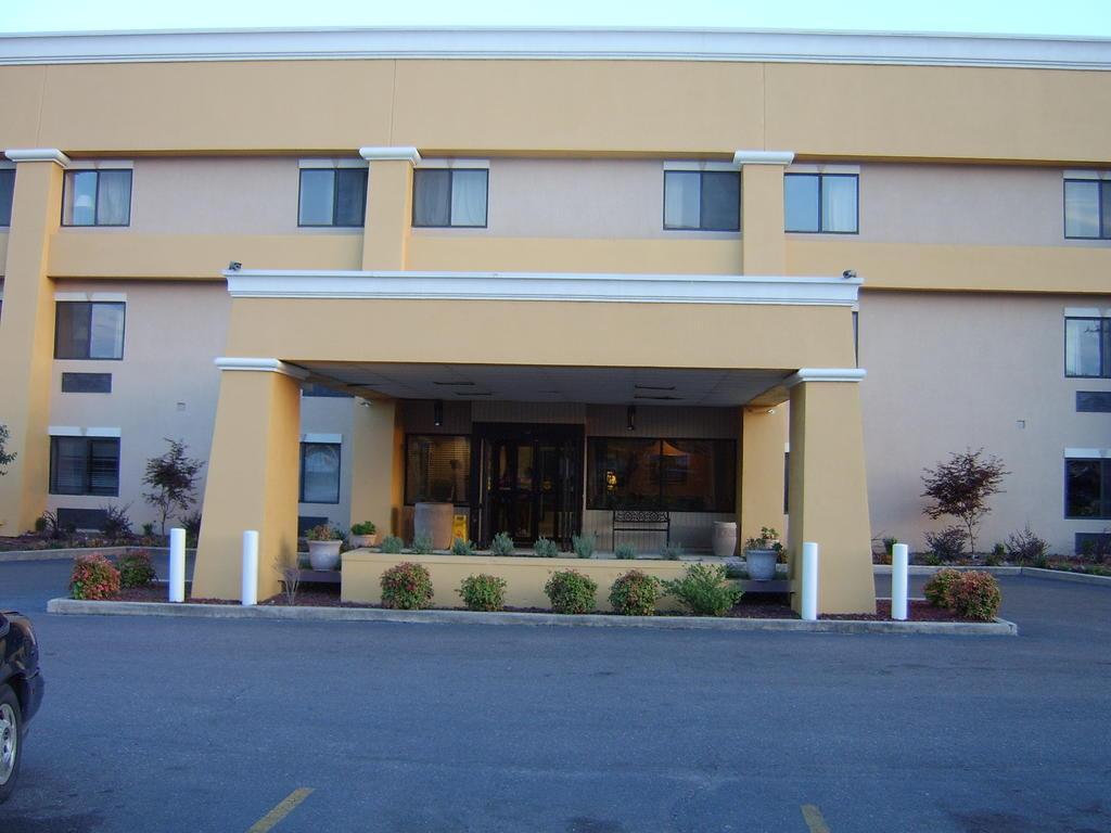 ממפיס Comfort Inn Airport מראה חיצוני תמונה